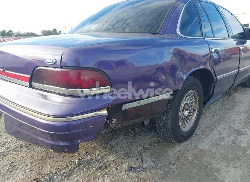 Photo 6 of 1993 Ford Crown VICTORIA LX (VIN 2FALP74W9PX109543)