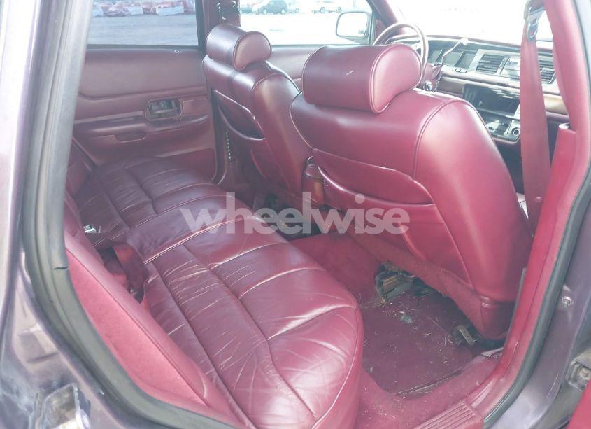 Photo 8 of 1993 Ford Crown VICTORIA LX (VIN 2FALP74W9PX109543)