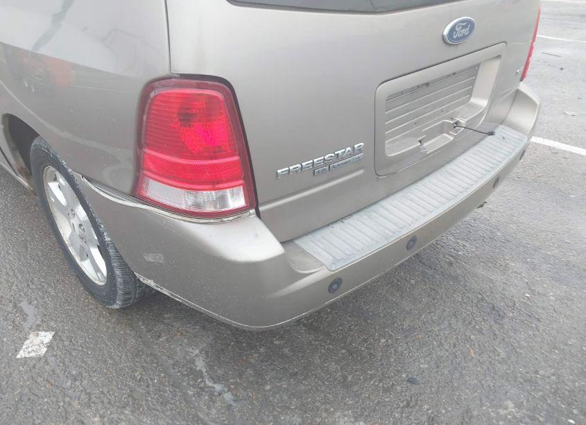 Photo 12 of 2004 Ford Freestar SEL (VIN 2FMDA52224BB28928)