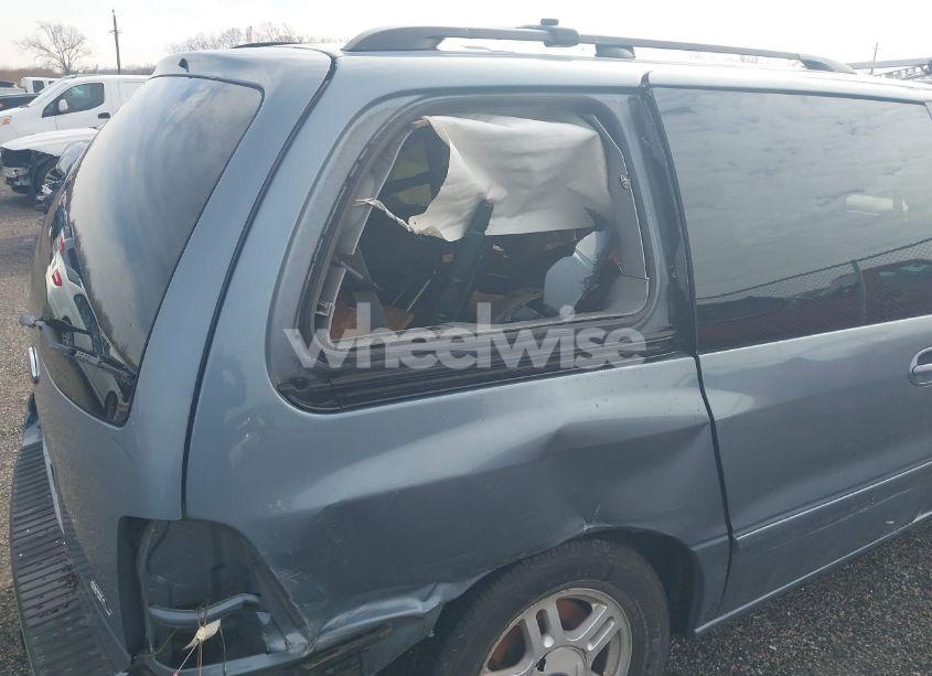 Photo 13 of 2004 Ford Freestar SEL (VIN 2FMDA52234BA01511)