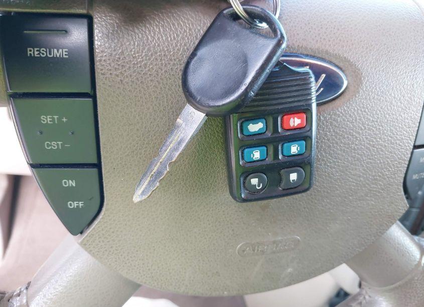 Photo 11 of 2007 Ford Freestar LIMITED (VIN 2FMDA58287BA15318)