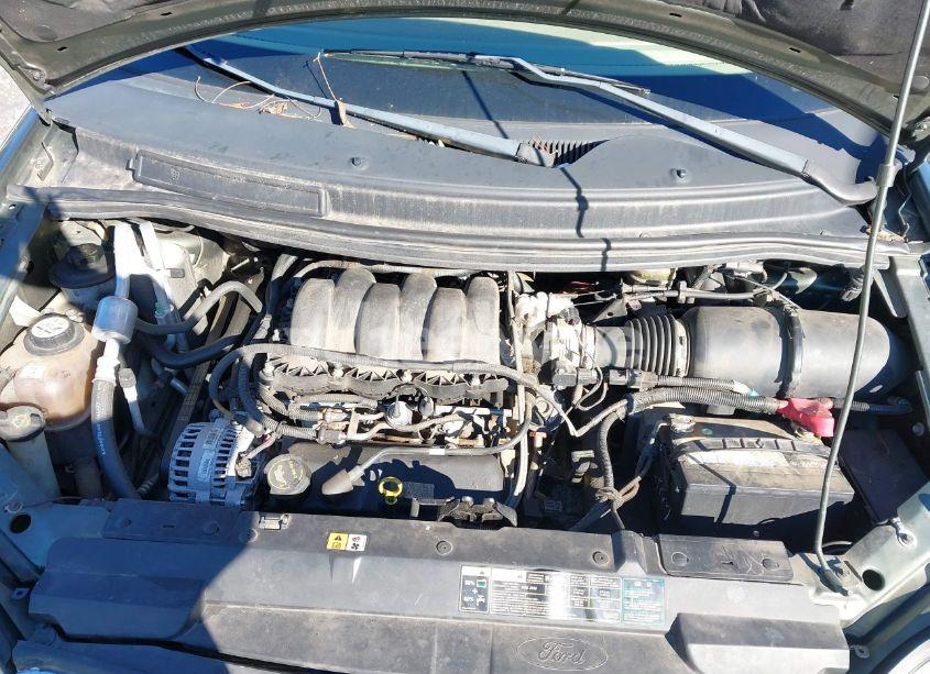 Photo 10 of 2002 Ford Windstar LIMITED (VIN 2FMDA58482BB51930)