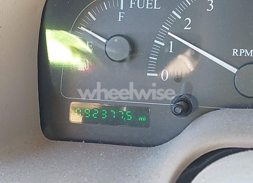 Photo 15 of 2002 Ford Windstar LIMITED (VIN 2FMDA58482BB51930)