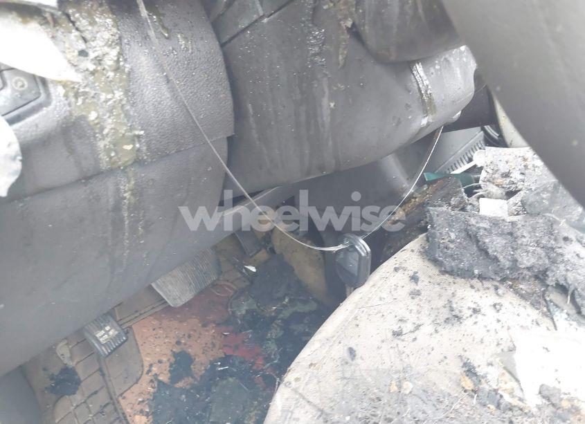 Photo 11 of 2011 Ford Edge SE (VIN 2FMDK3GC0BBA95735)