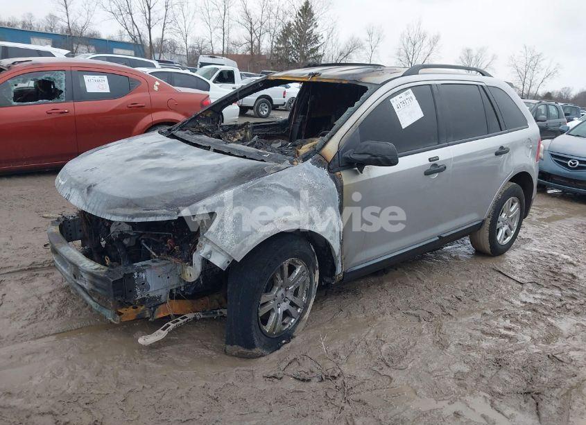 Photo 2 of 2011 Ford Edge SE (VIN 2FMDK3GC0BBA95735)