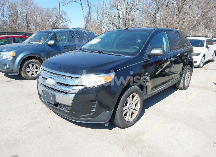 Photo 2 of 2011 Ford Edge SE (VIN 2FMDK3GC0BBB60647)