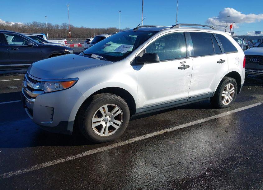 Photo 2 of 2013 Ford Edge SE (VIN 2FMDK3GC0DBA25252)