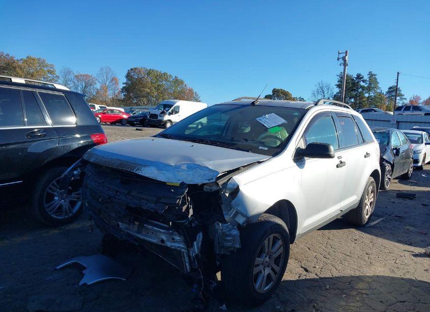 Photo 2 of 2012 Ford Edge SE (VIN 2FMDK3GC1CBA25792)