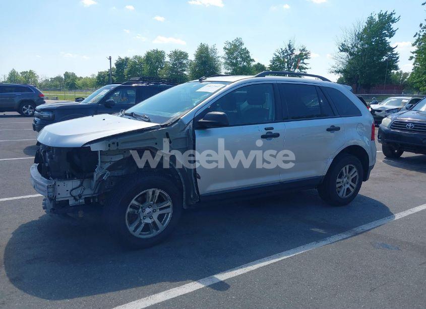Photo 2 of 2013 Ford Edge SE (VIN 2FMDK3GC1DBA25261)