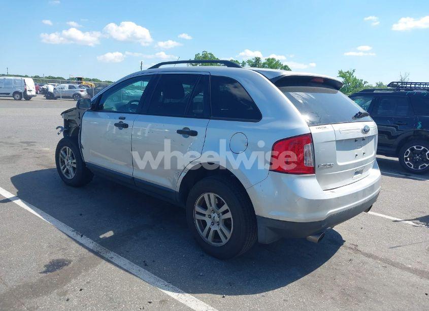 Photo 3 of 2013 Ford Edge SE (VIN 2FMDK3GC1DBA25261)