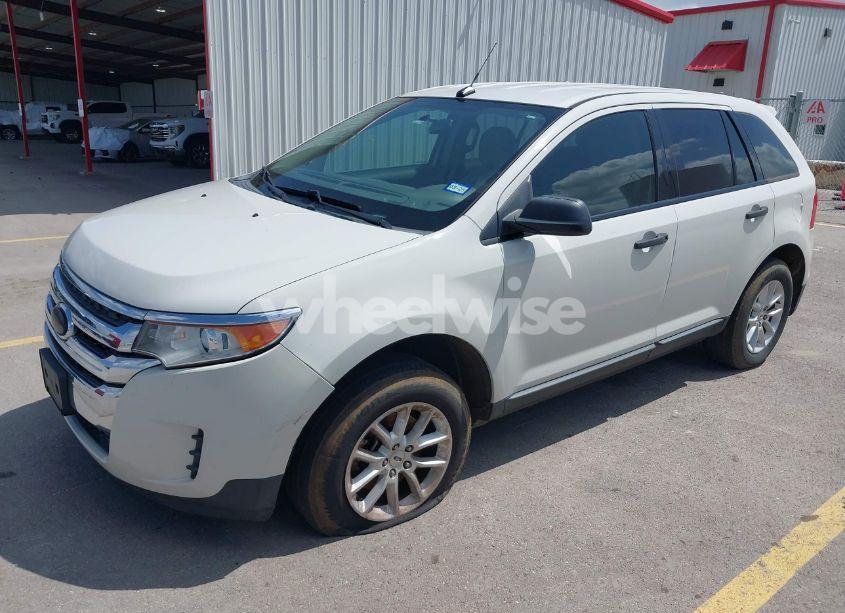 Photo 2 of 2013 Ford Edge SE (VIN 2FMDK3GC2DBB10898)