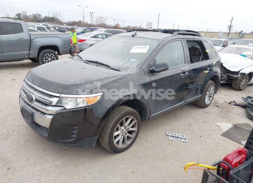 Photo 2 of 2013 Ford Edge SE (VIN 2FMDK3GC2DBB43948)