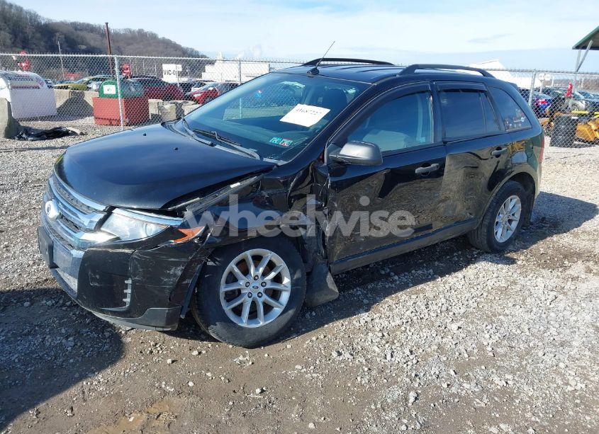 Photo 2 of 2013 Ford Edge SE (VIN 2FMDK3GC2DBE36071)