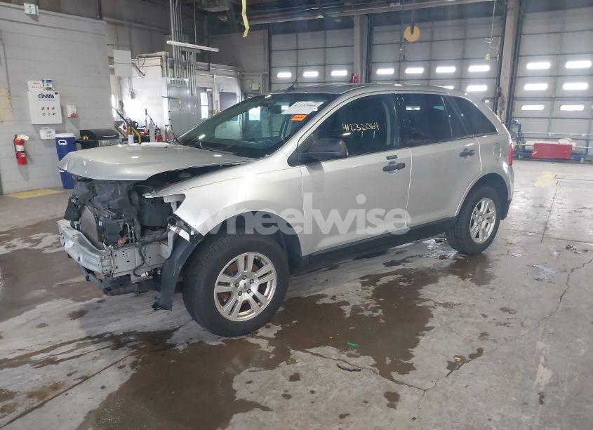 Photo 2 of 2013 Ford Edge SE (VIN 2FMDK3GC3DBA63431)