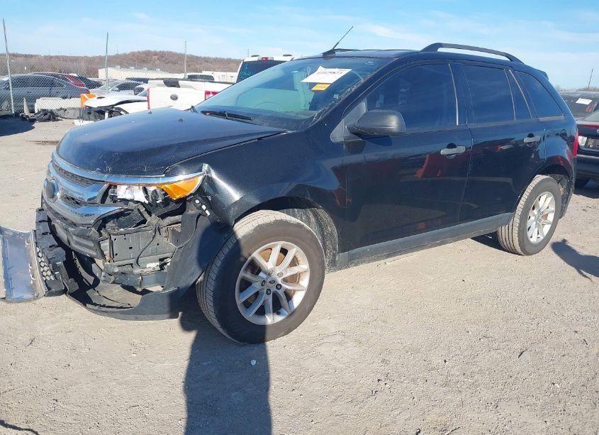 Photo 2 of 2013 Ford Edge SE (VIN 2FMDK3GC3DBC06104)