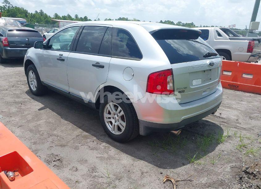 Photo 3 of 2013 Ford Edge SE (VIN 2FMDK3GC4DBA17137)