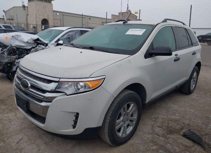 Photo 2 of 2013 Ford Edge SE (VIN 2FMDK3GC4DBA48095)