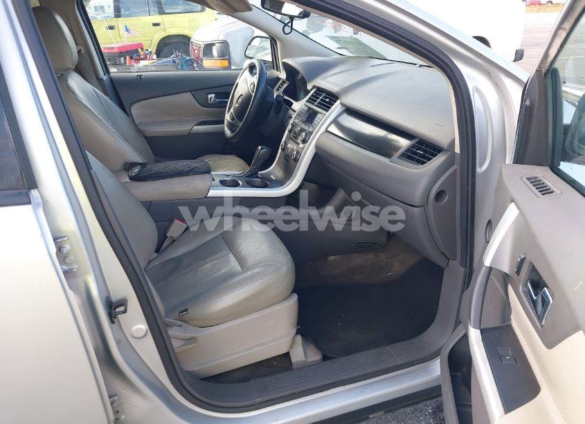 Photo 5 of 2013 Ford Edge SE (VIN 2FMDK3GC4DBB50822)