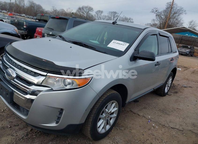 Photo 2 of 2014 Ford Edge SE (VIN 2FMDK3GC4EBA65884)