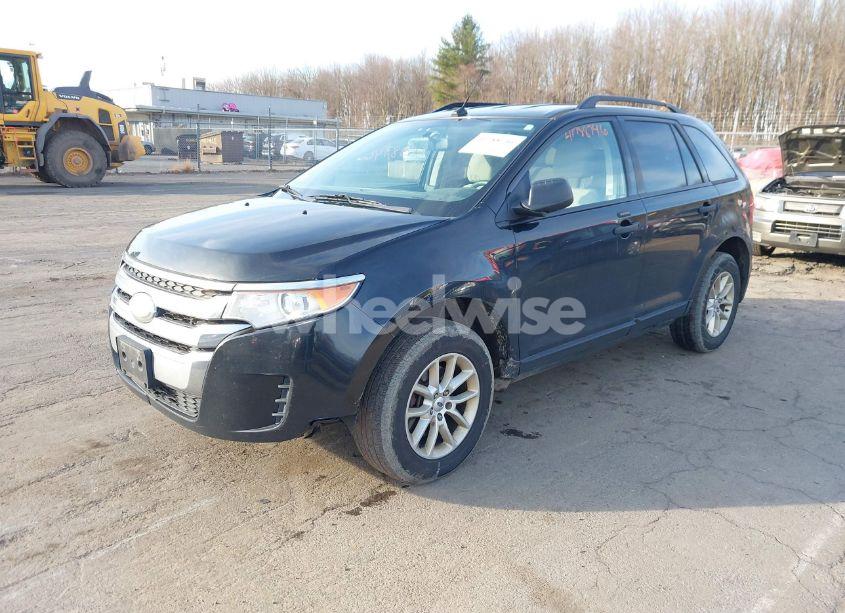 Photo 2 of 2013 Ford Edge SE (VIN 2FMDK3GC5DBC05021)