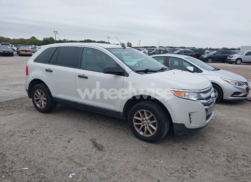 2013 Ford Edge SE (VIN 2FMDK3GC5DBE10144) main photo