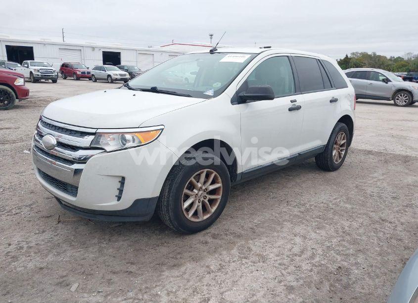 Photo 2 of 2013 Ford Edge SE (VIN 2FMDK3GC5DBE10144)