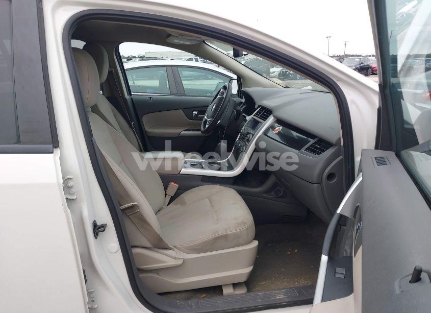 Photo 5 of 2013 Ford Edge SE (VIN 2FMDK3GC5DBE10144)