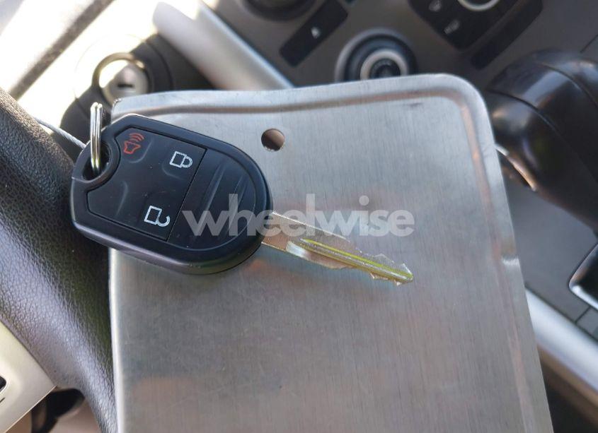 Photo 11 of 2013 Ford Edge SE (VIN 2FMDK3GC6DBC30266)