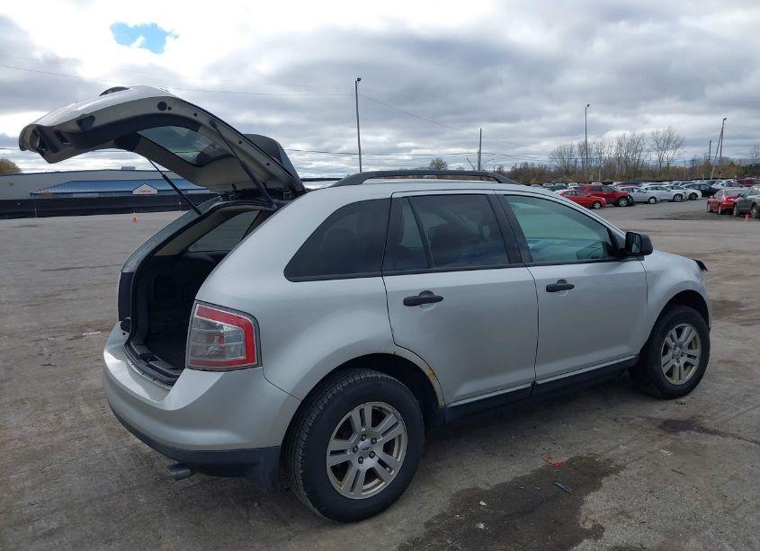 Photo 4 of 2010 Ford Edge SE (VIN 2FMDK3GC7ABA86027)