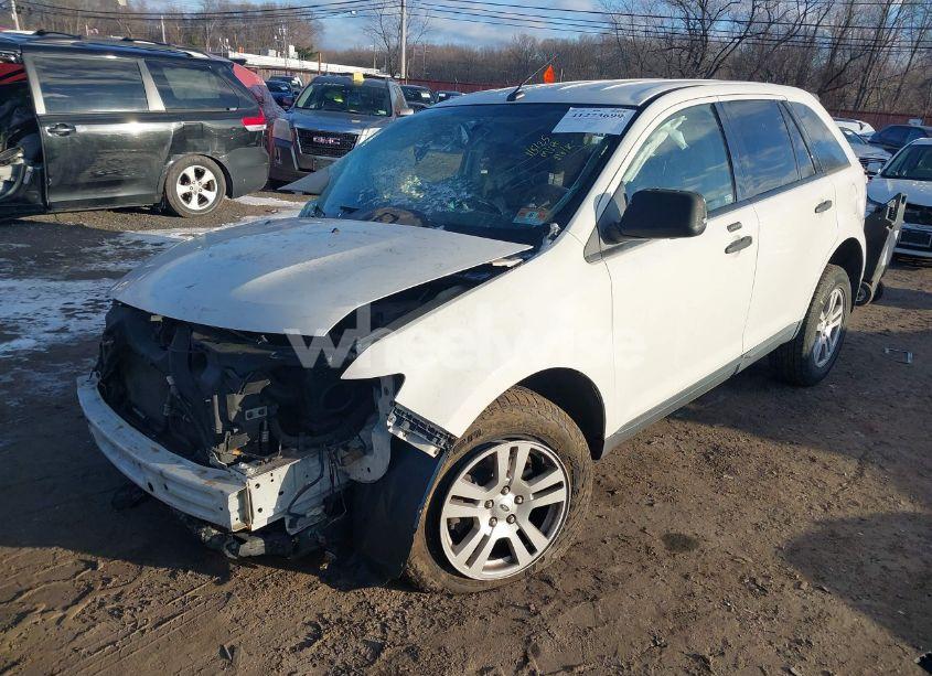 Photo 2 of 2010 Ford Edge SE (VIN 2FMDK3GC8ABB26647)