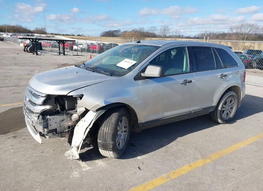 Photo 2 of 2011 Ford Edge SE (VIN 2FMDK3GC8BBA47268)