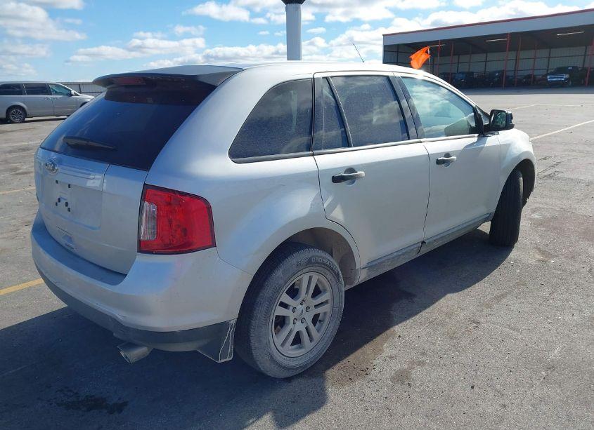 Photo 4 of 2011 Ford Edge SE (VIN 2FMDK3GC8BBA47268)