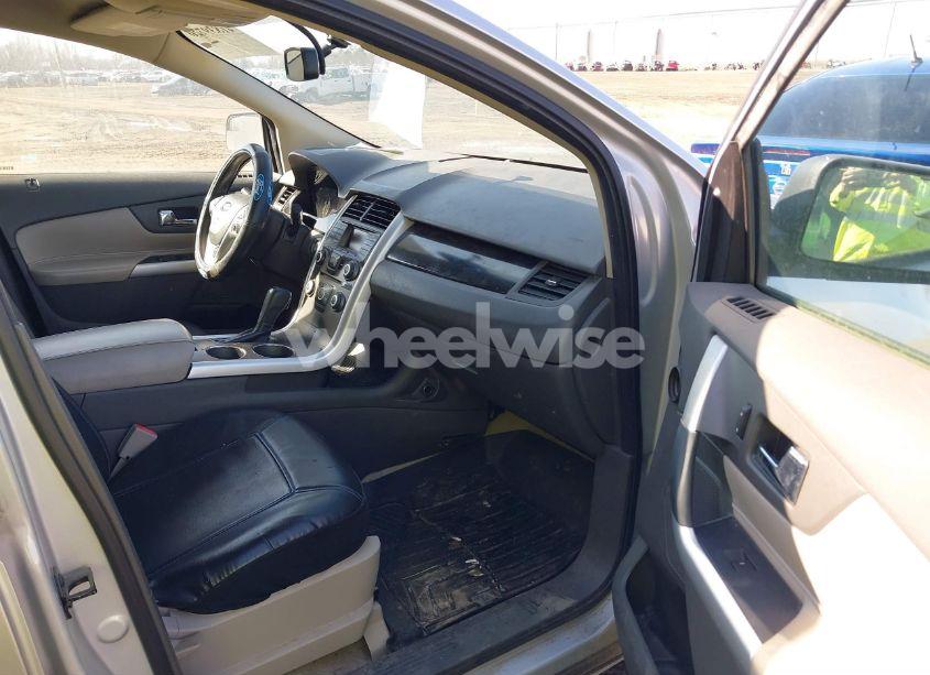 Photo 5 of 2011 Ford Edge SE (VIN 2FMDK3GC8BBA52356)