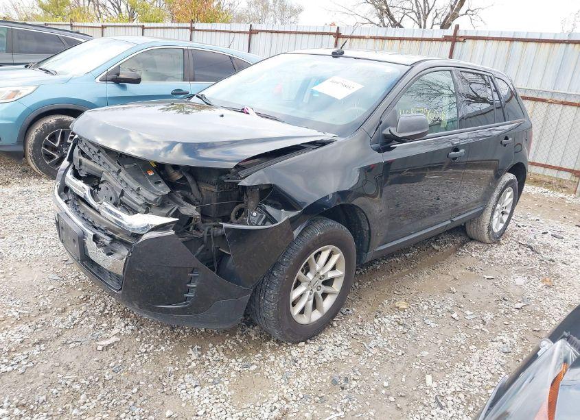 Photo 2 of 2013 Ford Edge SE (VIN 2FMDK3GC8DBB05365)