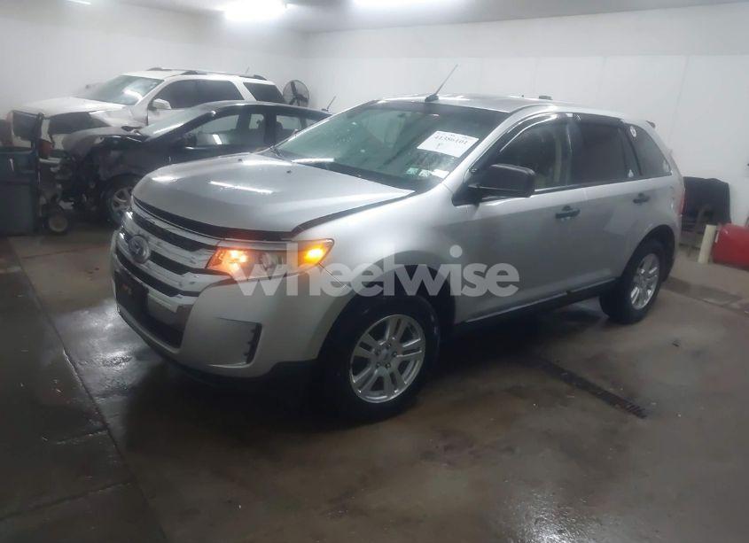 Photo 2 of 2011 Ford Edge SE (VIN 2FMDK3GC9BBA56240)