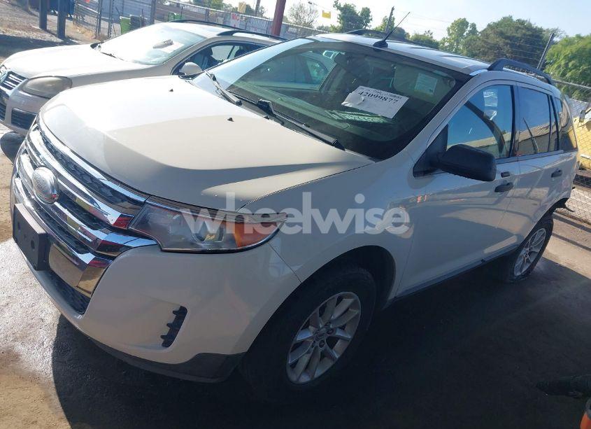 Photo 2 of 2013 Ford Edge SE (VIN 2FMDK3GC9DBC30388)