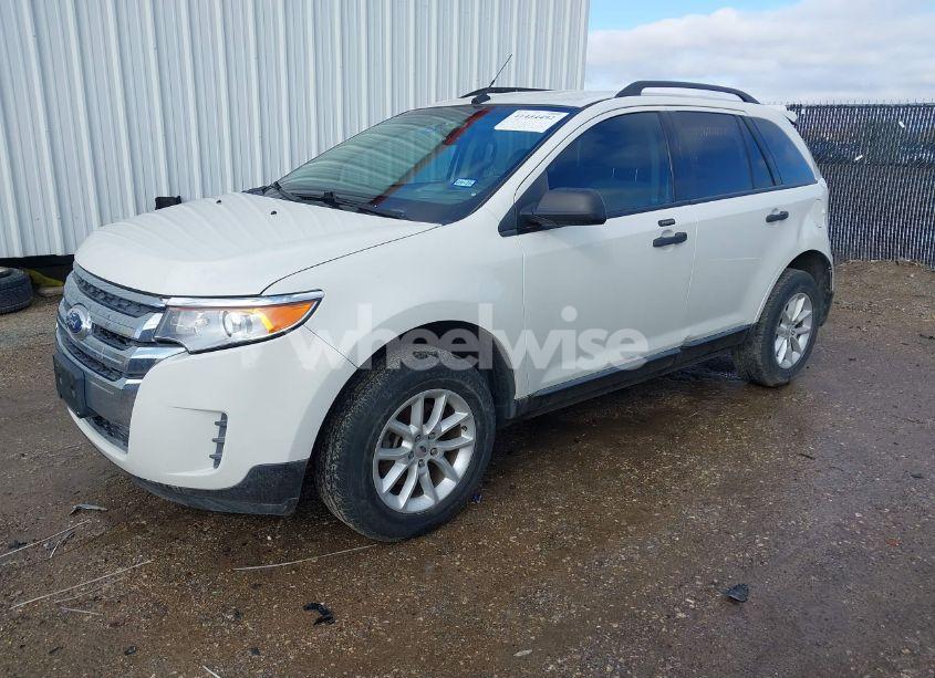 Photo 2 of 2013 Ford Edge SE (VIN 2FMDK3GC9DBC96178)