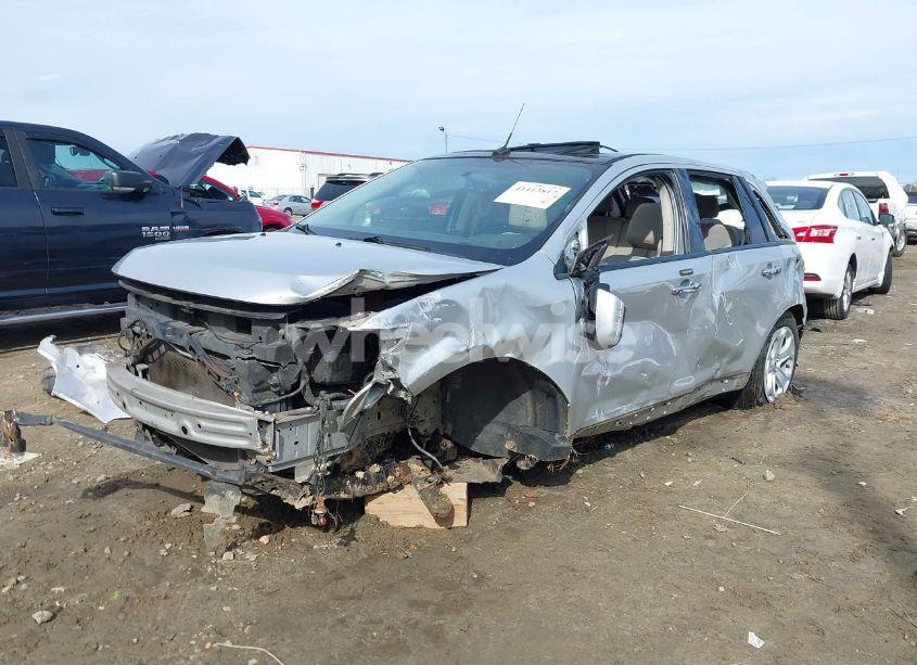 Photo 2 of 2011 Ford Edge SEL (VIN 2FMDK3JC0BBB25101)