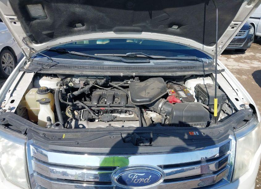 Photo 10 of 2010 Ford Edge SEL (VIN 2FMDK3JC1ABA64646)