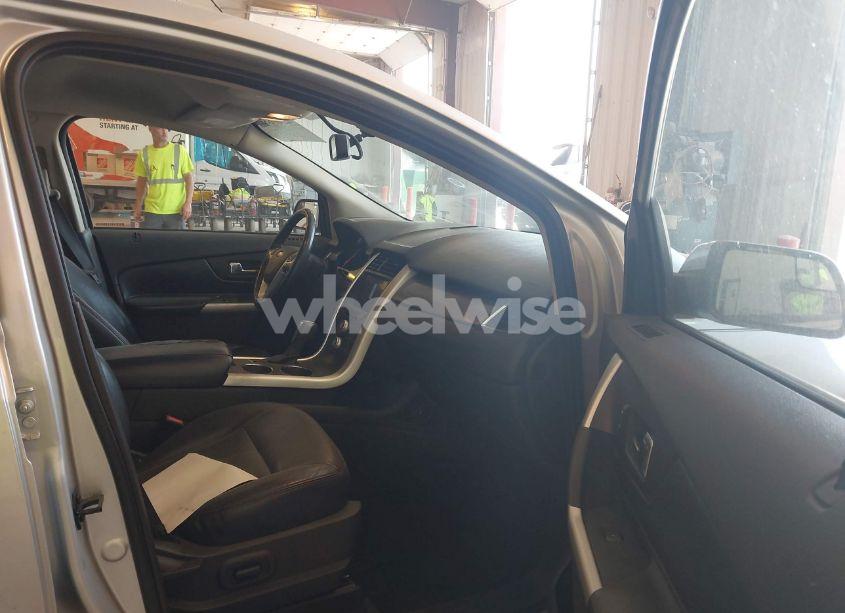 Photo 5 of 2011 Ford Edge SEL (VIN 2FMDK3JC6BBB09677)