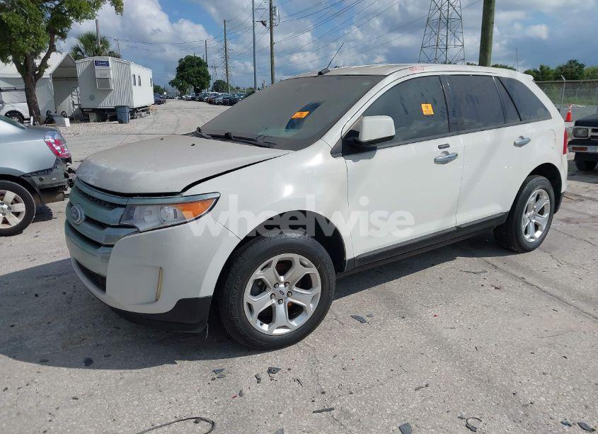 Photo 2 of 2011 Ford Edge SEL (VIN 2FMDK3JC7BBA81825)