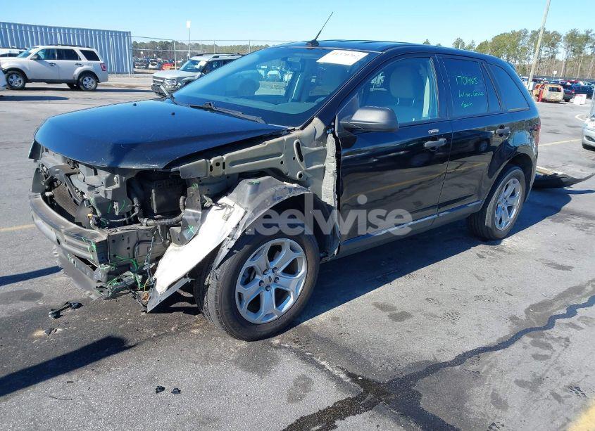 Photo 2 of 2014 Ford Edge SE (VIN 2FMDK4GC6EBA51104)