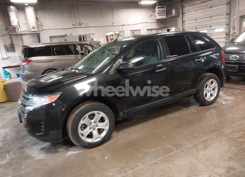Photo 2 of 2014 Ford Edge SE (VIN 2FMDK4GC8EBA09386)