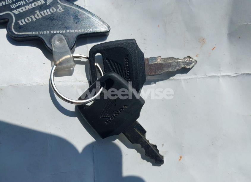 Photo 11 of 1998 Honda Vf750 C (VIN 2FMDK4JC9DB******)