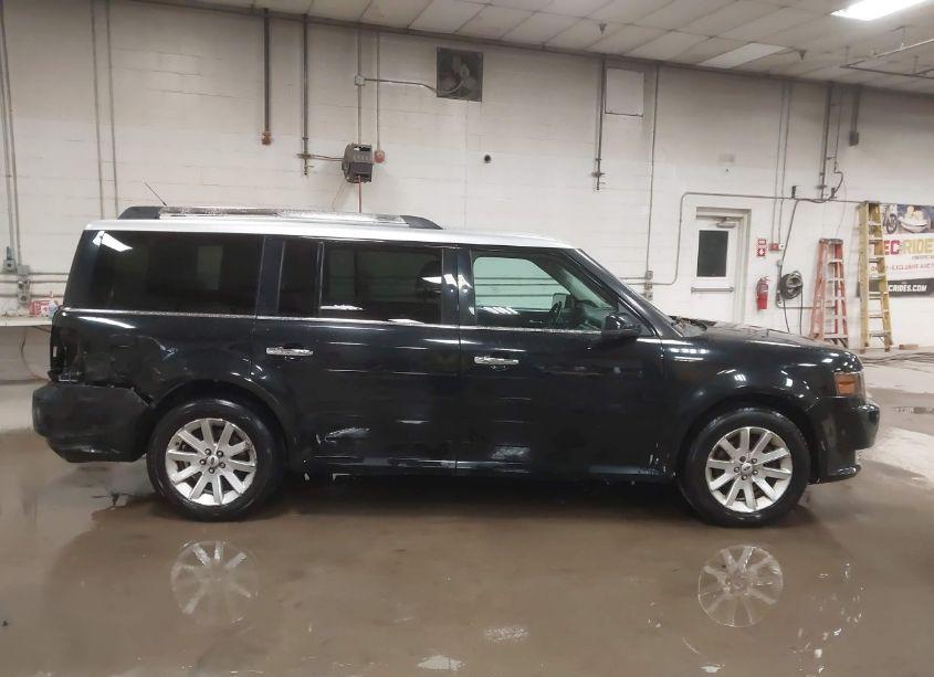 Photo 14 of 2009 Ford Flex SEL (VIN 2FMEK62C09BA24090)