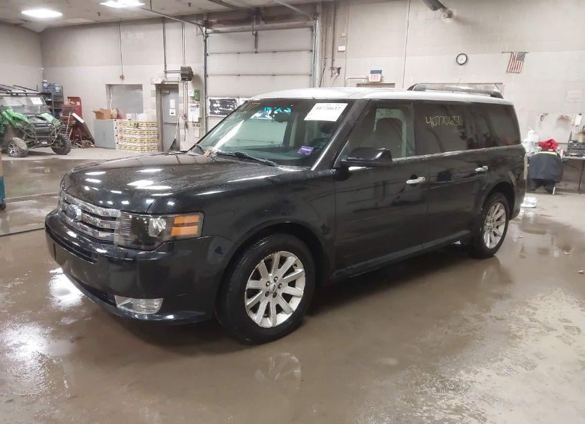 Photo 2 of 2009 Ford Flex SEL (VIN 2FMEK62C09BA24090)