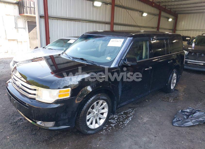Photo 2 of 2009 Ford Flex SEL (VIN 2FMEK62C19BA09341)