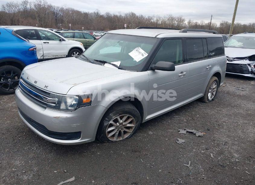 Photo 2 of 2016 Ford Flex SE (VIN 2FMGK5B80GBA12646)