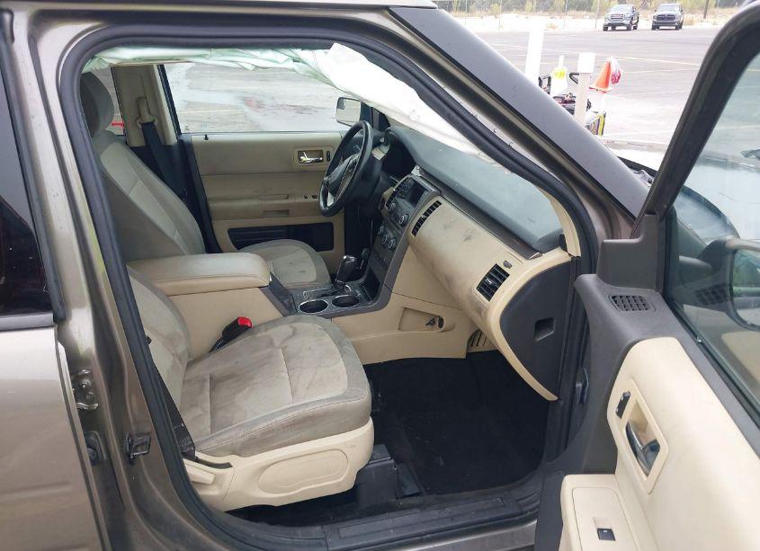 Photo 5 of 2014 Ford Flex SE (VIN 2FMGK5B85EBD20800)