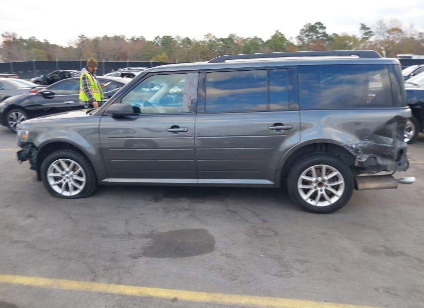 Photo 15 of 2019 Ford Flex SE (VIN 2FMGK5B85KBA09167)